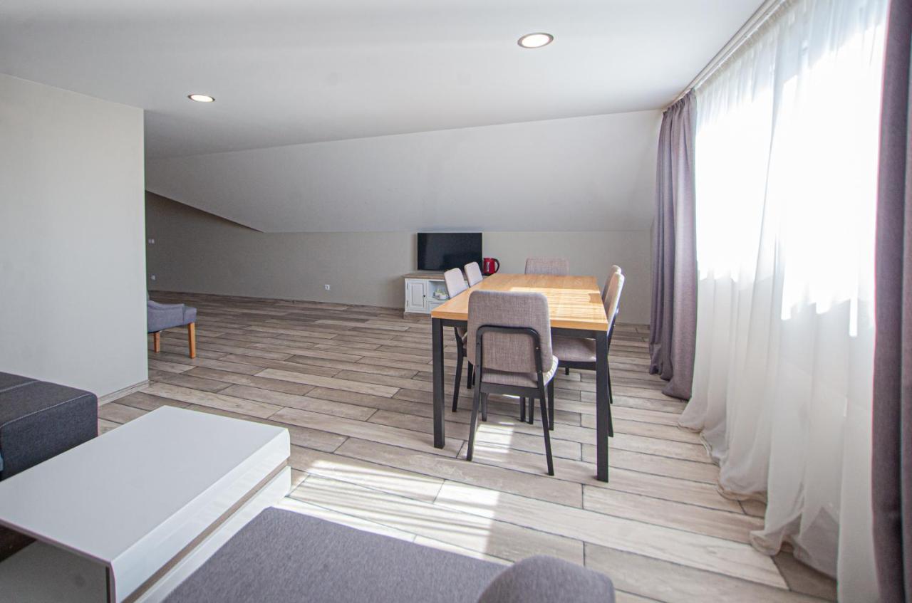 Biplan Hotel Daugavpils Kültér fotó