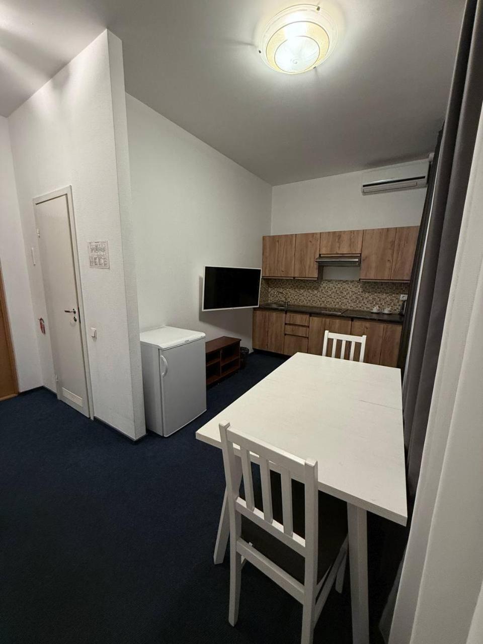 Biplan Hotel Daugavpils Kültér fotó
