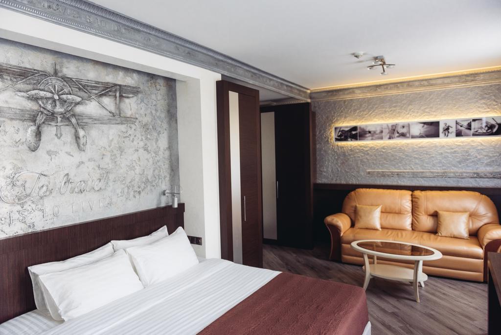 Biplan Hotel Daugavpils Kültér fotó