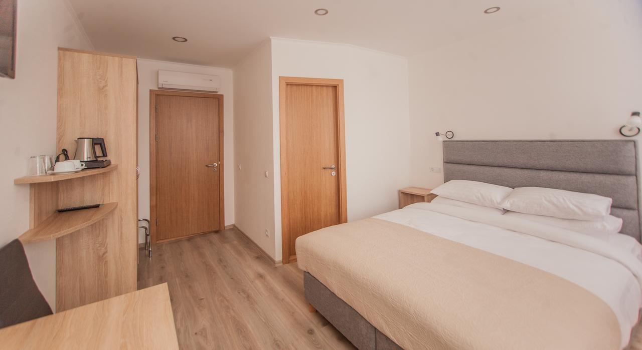 Biplan Hotel Daugavpils Kültér fotó