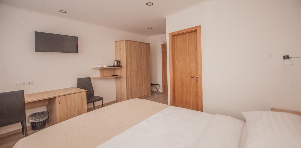 Biplan Hotel Daugavpils Kültér fotó