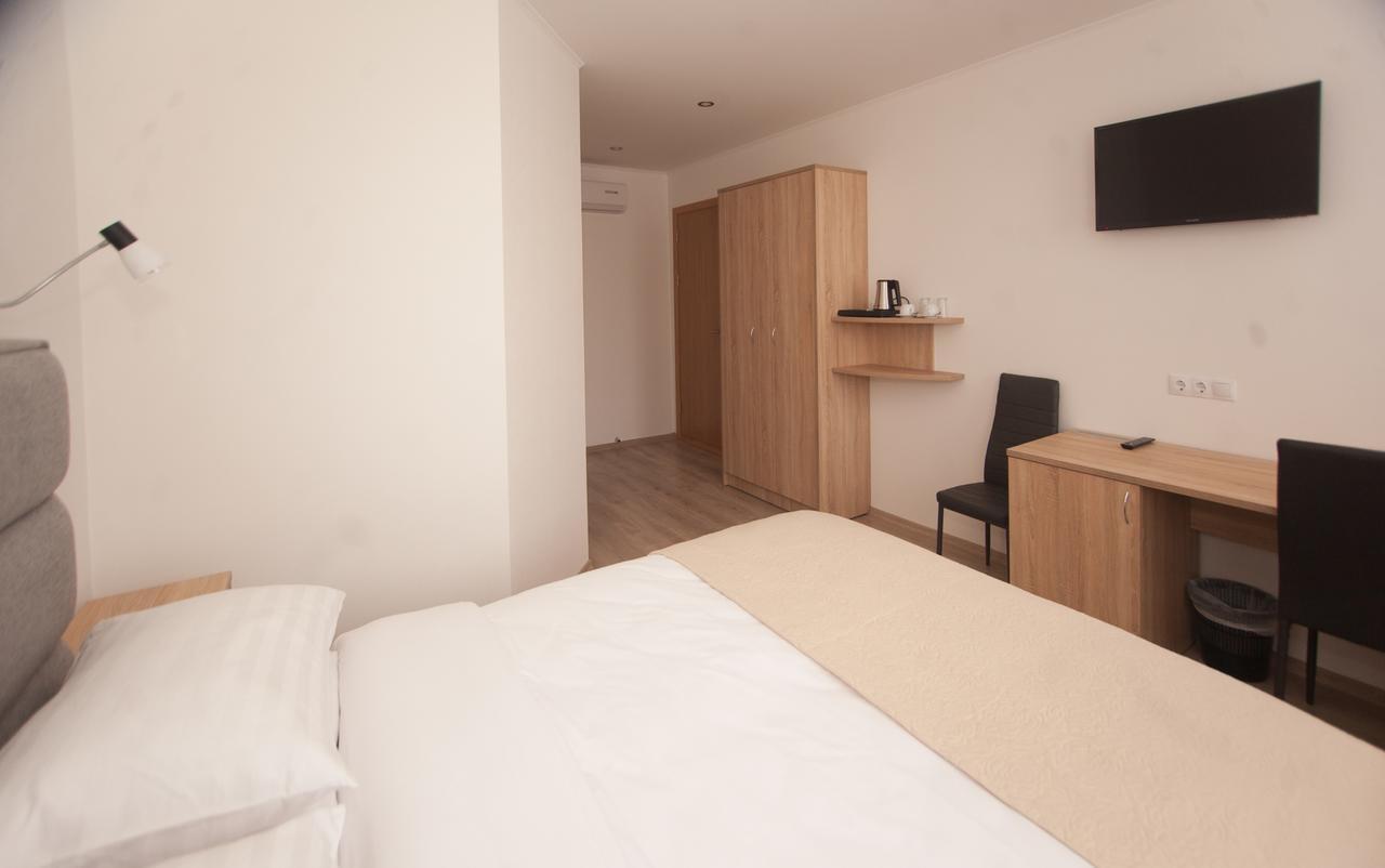 Biplan Hotel Daugavpils Kültér fotó