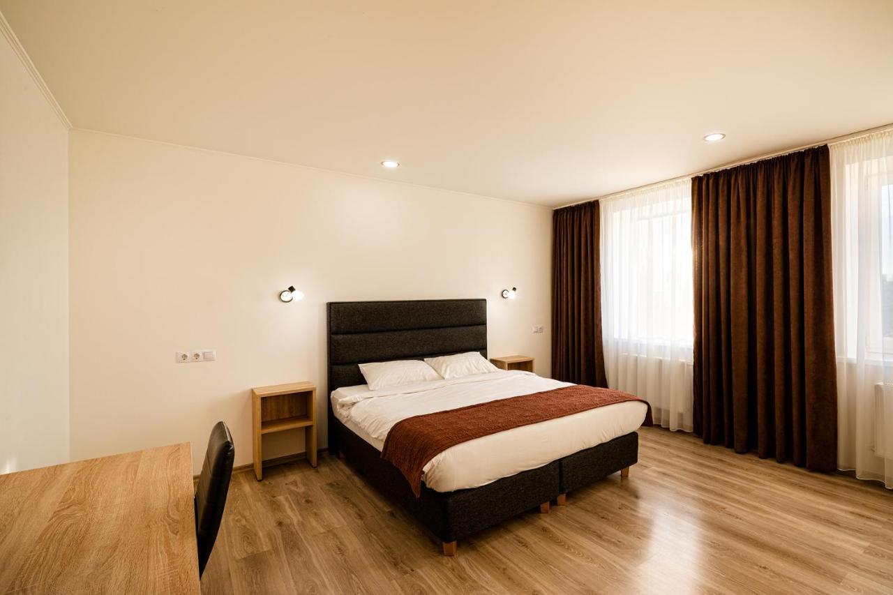 Biplan Hotel Daugavpils Kültér fotó